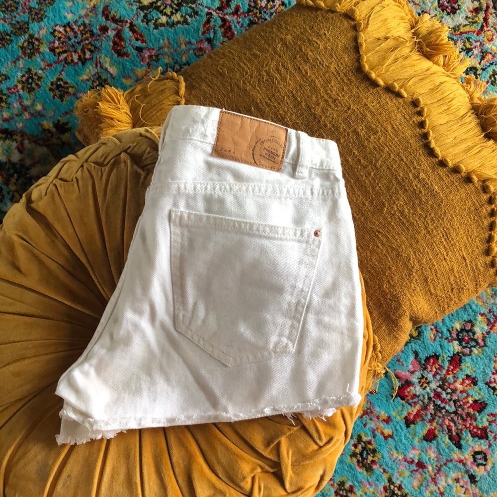 white zara denim shorts